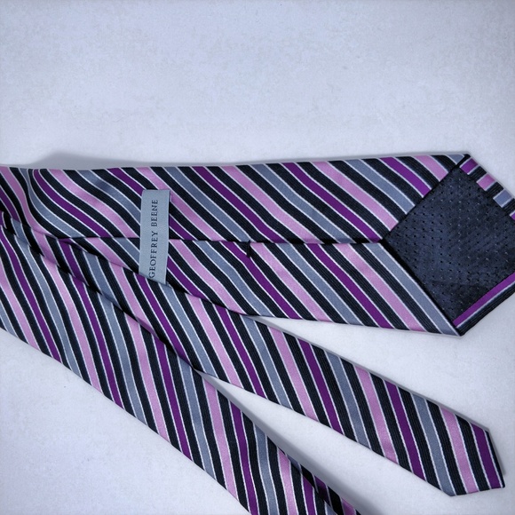 Geoffrey Beene Silk Tie Unique Beautiful Pink mult - Picture 2 of 5